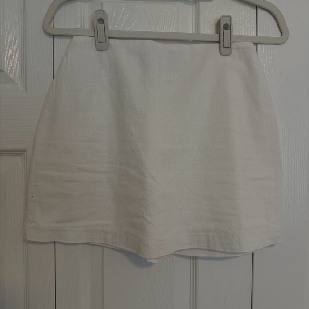 Abercrombie & Fitch Linen Cream/White Skirt w shorts